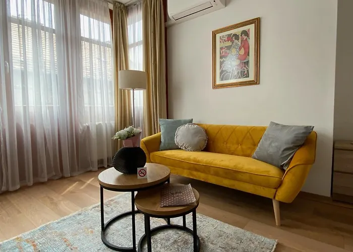Lovag8 Apartment